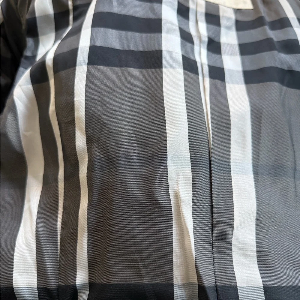 Burberry black Double-Breasted Trench Coat - Picture 5 of 13